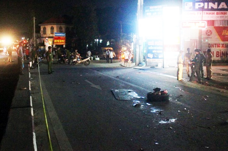 Ôtô khách gây tai nạn ảnh 1 Oto khach gay tai nan anh 1