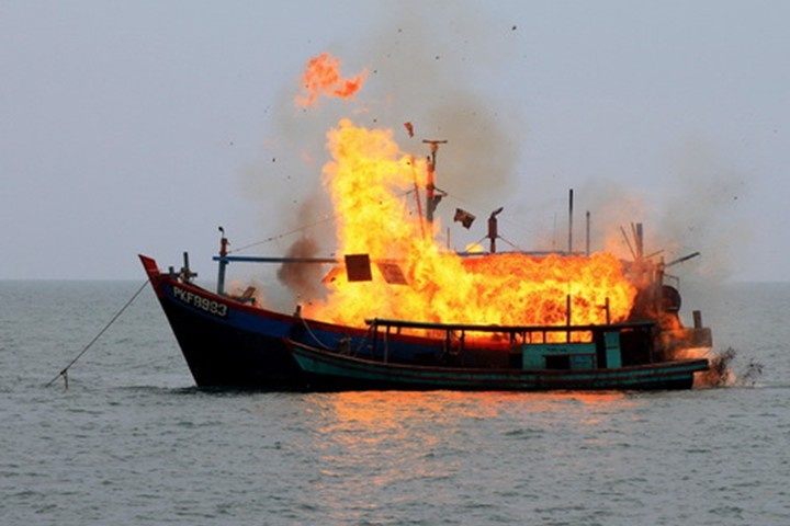 12 ngu dan bi hat tung xuong bien sau vu no khi ga hinh anh