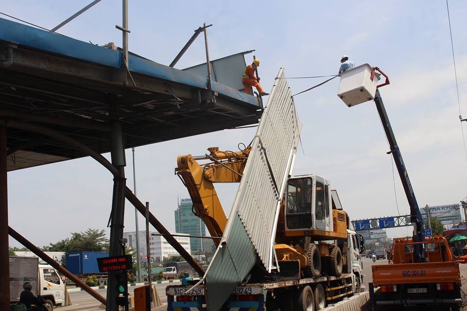 sập trạm thu phí ảnh 1 sap tram thu phi anh 1