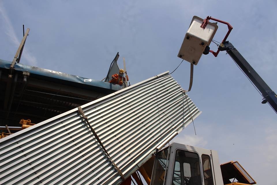 Mai tram thu phi cau Dong Nai bi xe dau keo tong do sap hinh anh