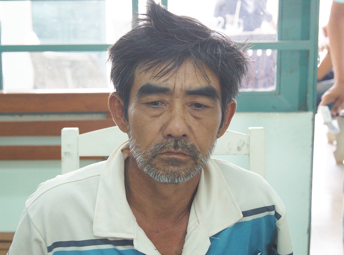 Nguoi giet ban bi bat tai dam gio cha sau 15 nam lan tron hinh anh