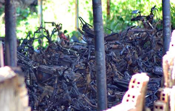 Hang tram phuong tien trong bai giu xe vi pham cua cong an chay rui hinh anh