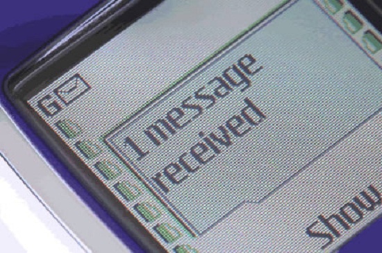 Chu tich xa bi de doa chat tay, moc mat hinh anh