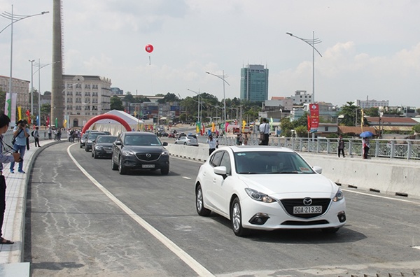 Thong xe cau ket noi 3 quoc lo o dong Sai Gon hinh anh