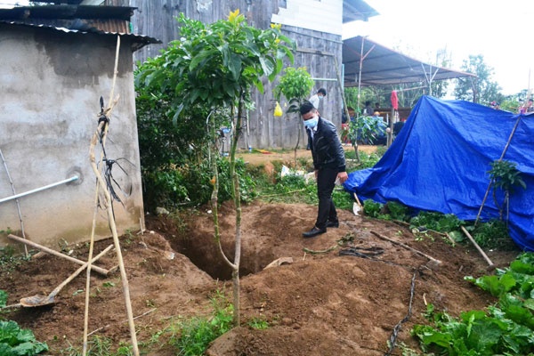 Vo boc suot 4 nam cua nguoi giet vo, phi tang xac duoi bon cau hinh anh