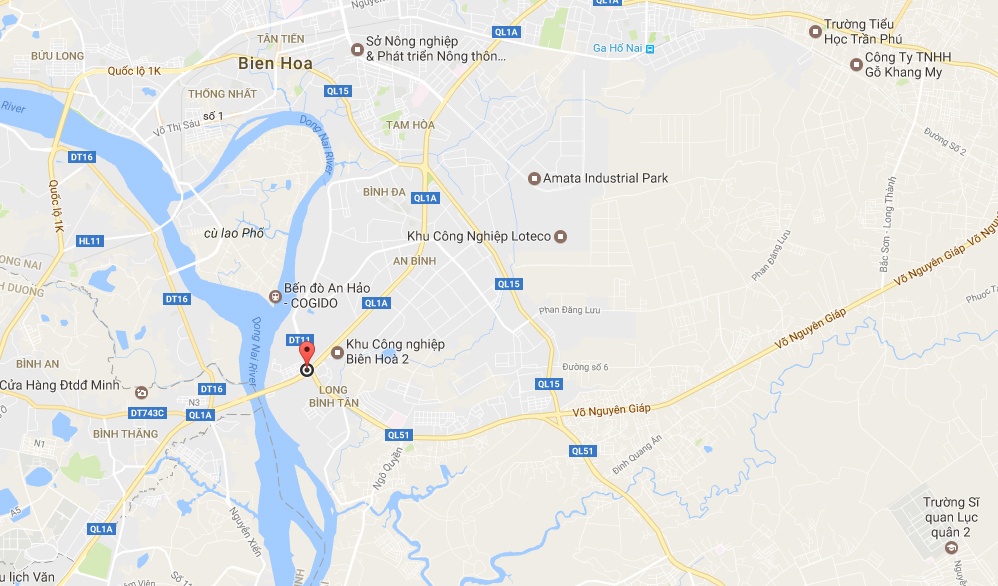 bị ôtô húc văng khỏi cầu vượt ảnh 2 bi oto huc vang khoi cau vuot anh 2