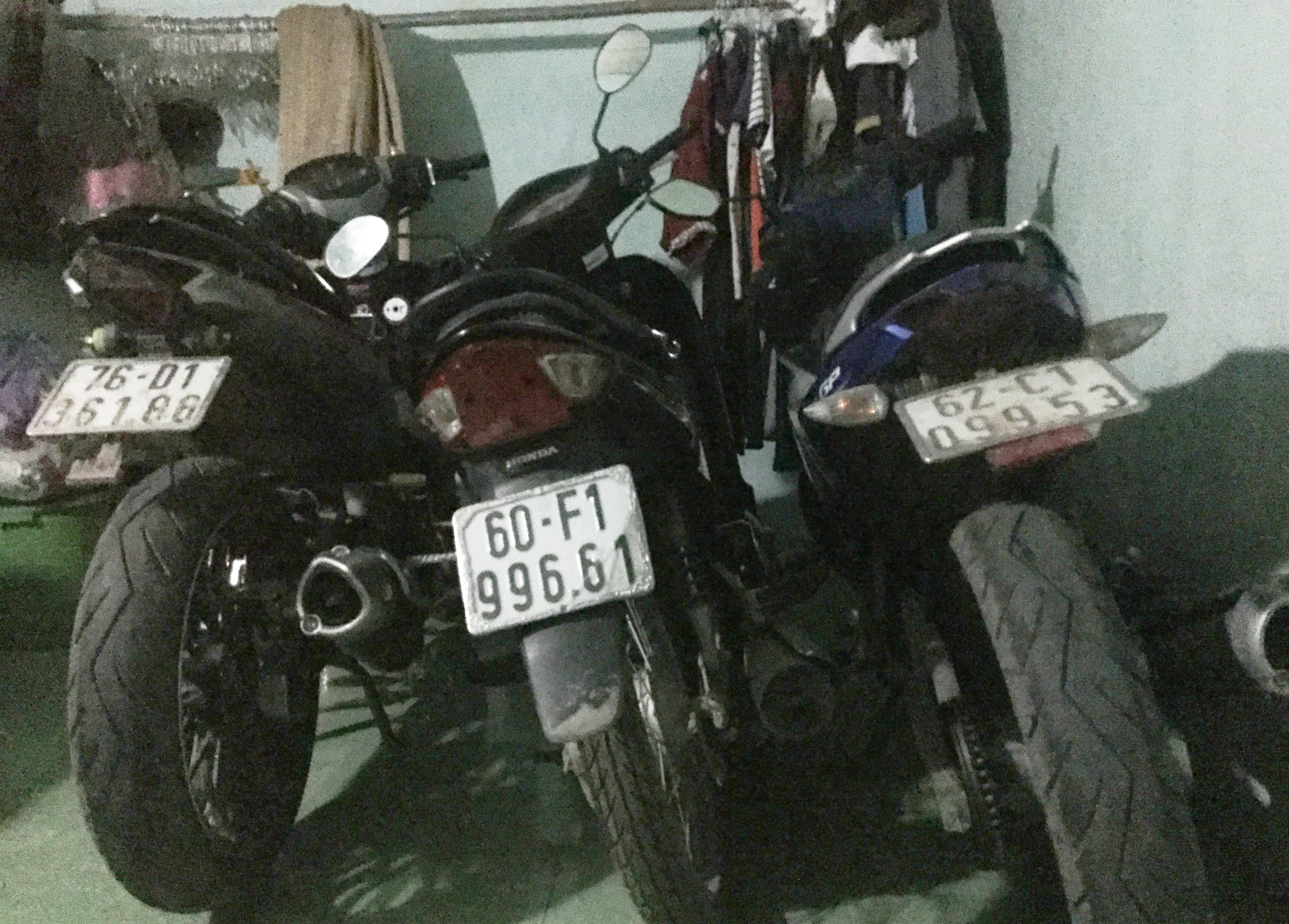 ‘Hiep si duong pho’ pha bang trom hang loat xe may ban sang Campuchia hinh anh