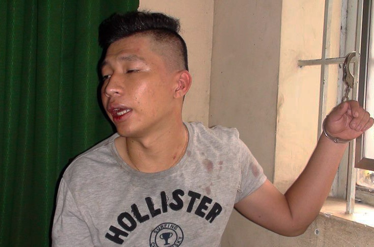 9X mang súng truy đuổi người lái ôtô trên phố ảnh 1 9X mang sung truy duoi nguoi lai oto tren pho anh 1