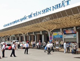 Bo truong GTVT lo lang ve cong suat san bay Tan Son Nhat hinh anh