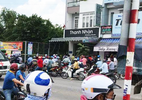 chém người trong tiệm áo cưới ảnh 1 chem nguoi trong tiem ao cuoi anh 1