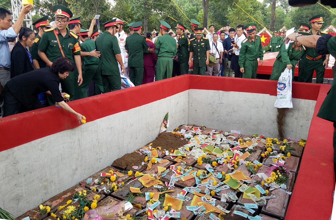 truy dieu 72 liet si tran danh san bay bien hoa anh 12