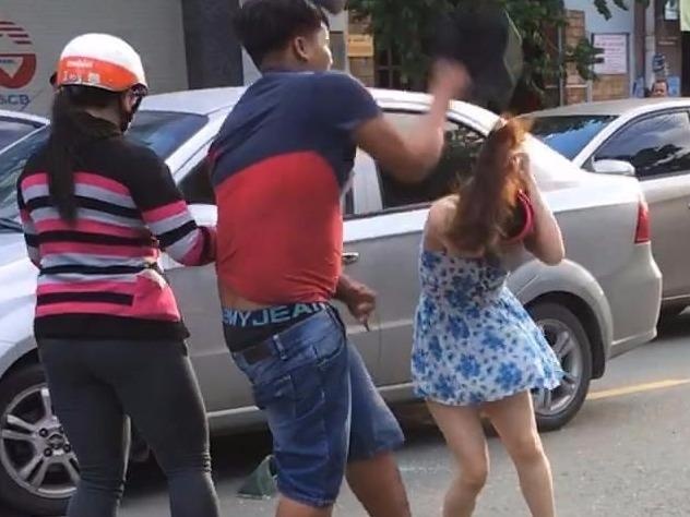 Khoi to thanh nien cam mu bao hiem danh co gai sau va cham giao thong hinh anh