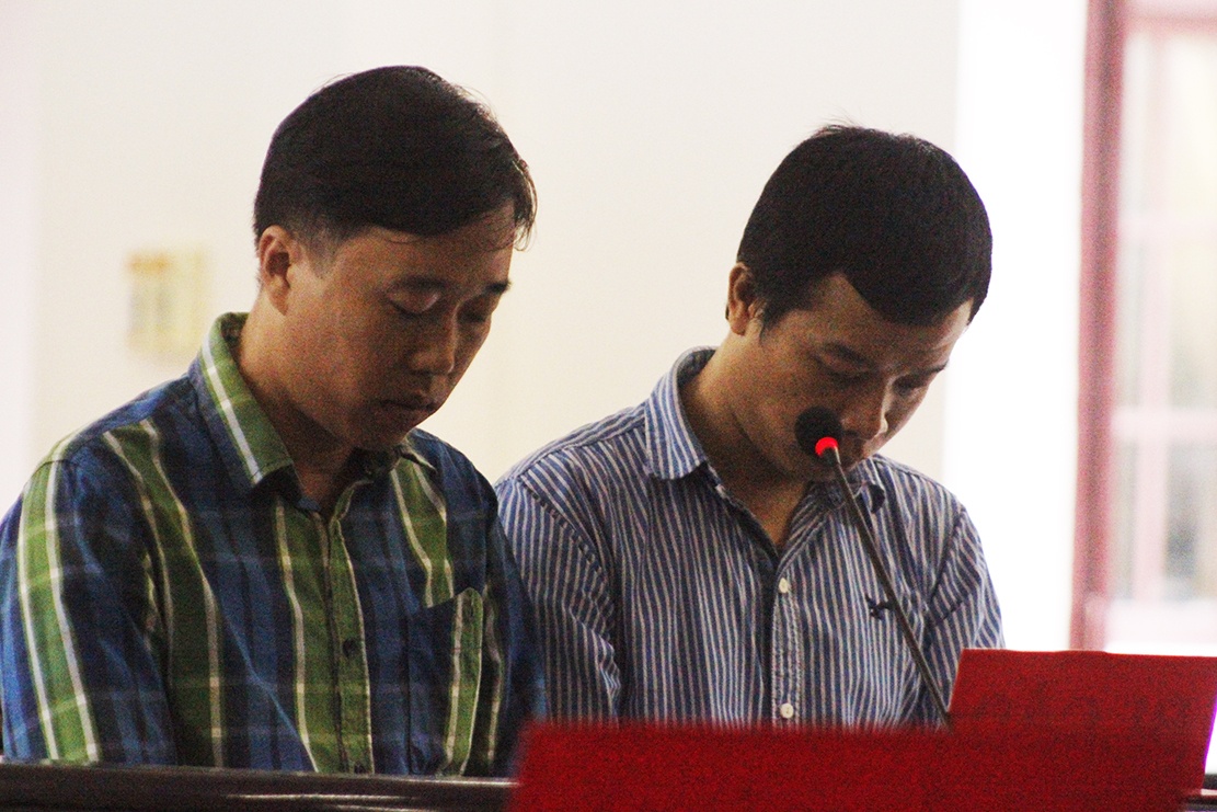 2 nguoi duoc nu giam doc thue tiem mau HIV vao be trai linh an hinh anh