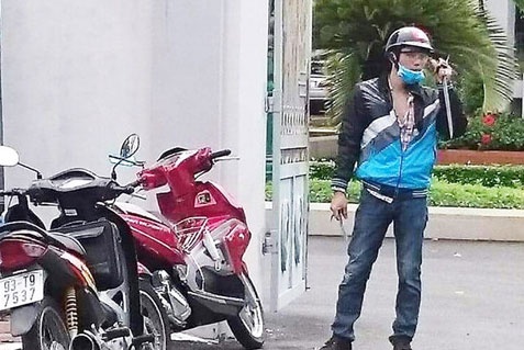 Bat thanh nien nem 'bom xang' vao hoi truong Thanh uy Vung Tau hinh anh