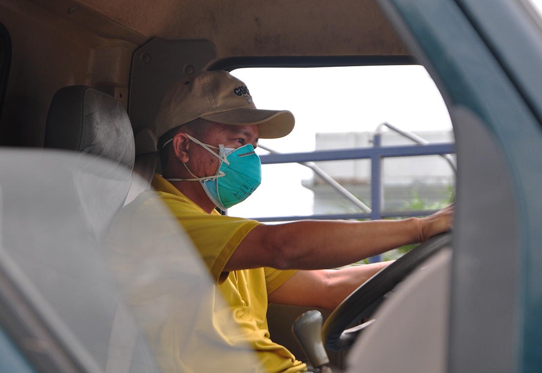 duong bi bam nat vi xe ne tram anh 13