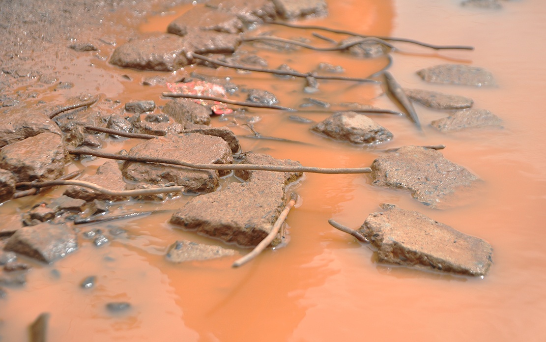 duong bi bam nat vi xe ne tram anh 9