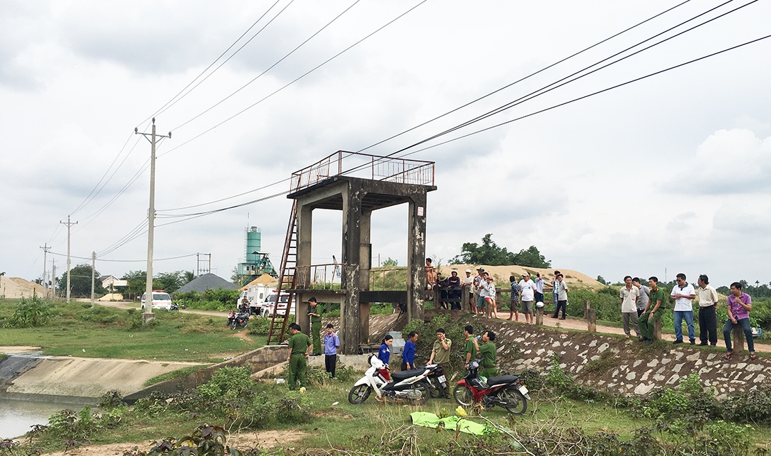 roi xuong song sai gon chet duoi anh 1