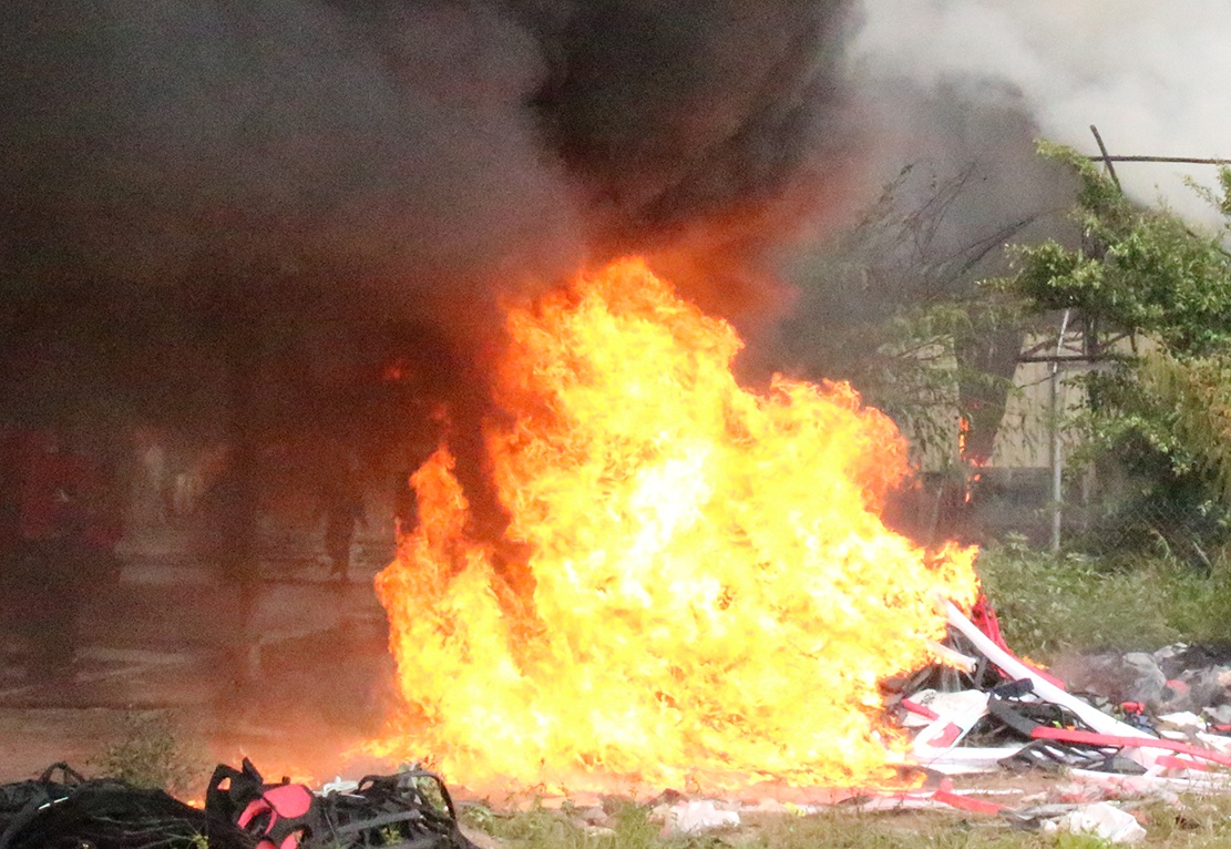 Chay no du doi suot nhieu gio o kho chua mut xop hinh anh