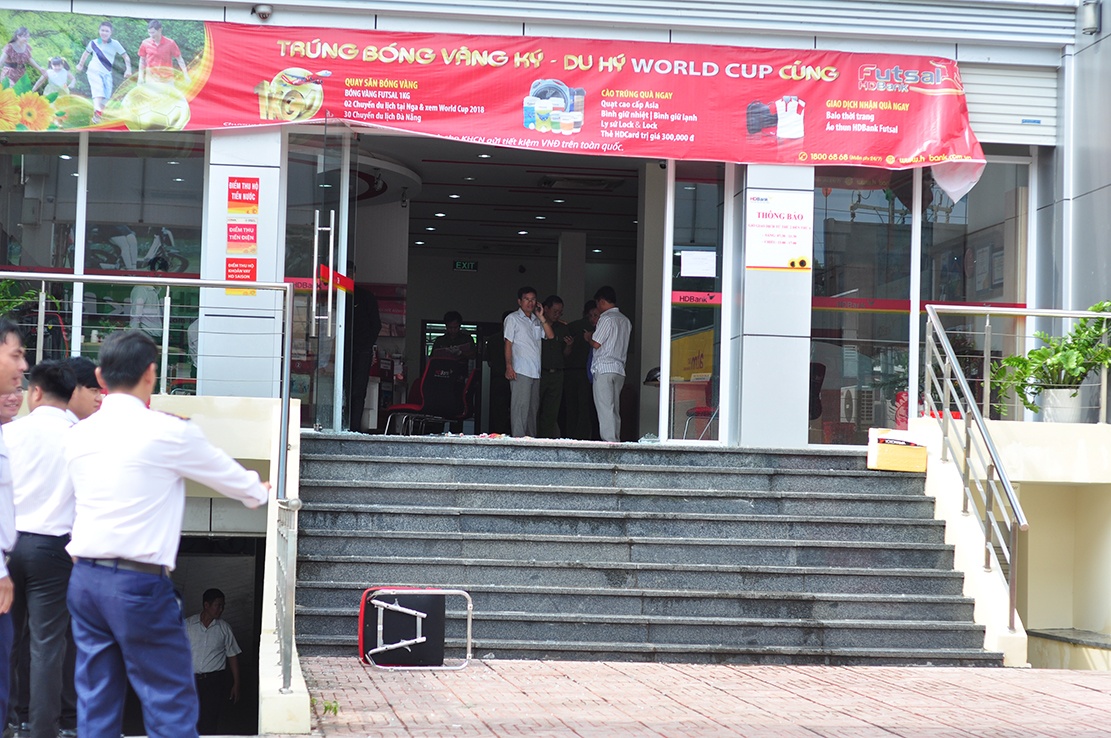 dung min gia de cuop ngan hang anh 1