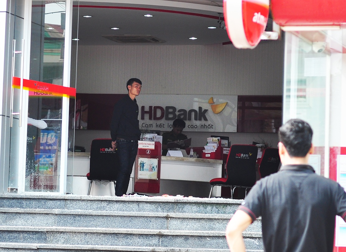 Ke cuop ngan hang o Dong Nai dung min gia doa nhan vien hinh anh