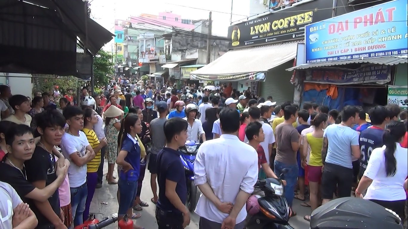 co thu trong tiem toc anh 1