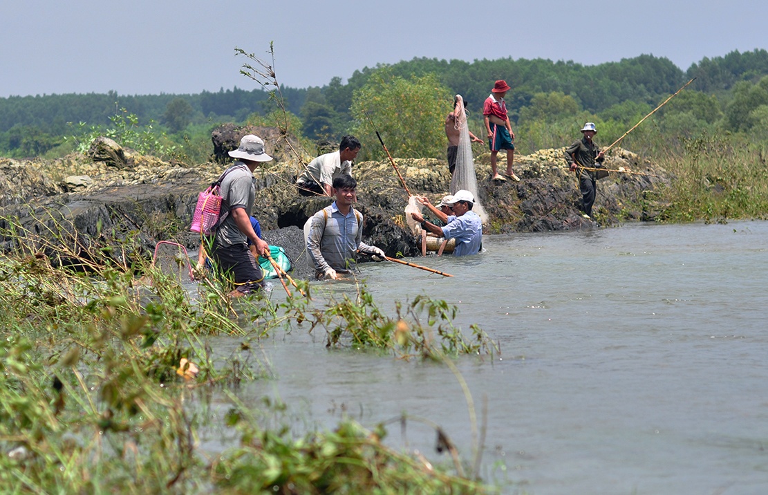 do xo bat ca khung thuy dien tri an anh 4