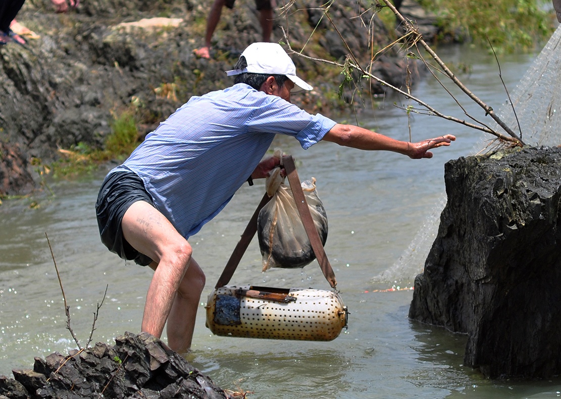 do xo bat ca khung thuy dien tri an anh 8