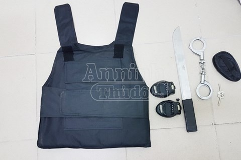 giả công an để cướp tài sản ảnh 2 gia cong an de cuop tai san anh 2