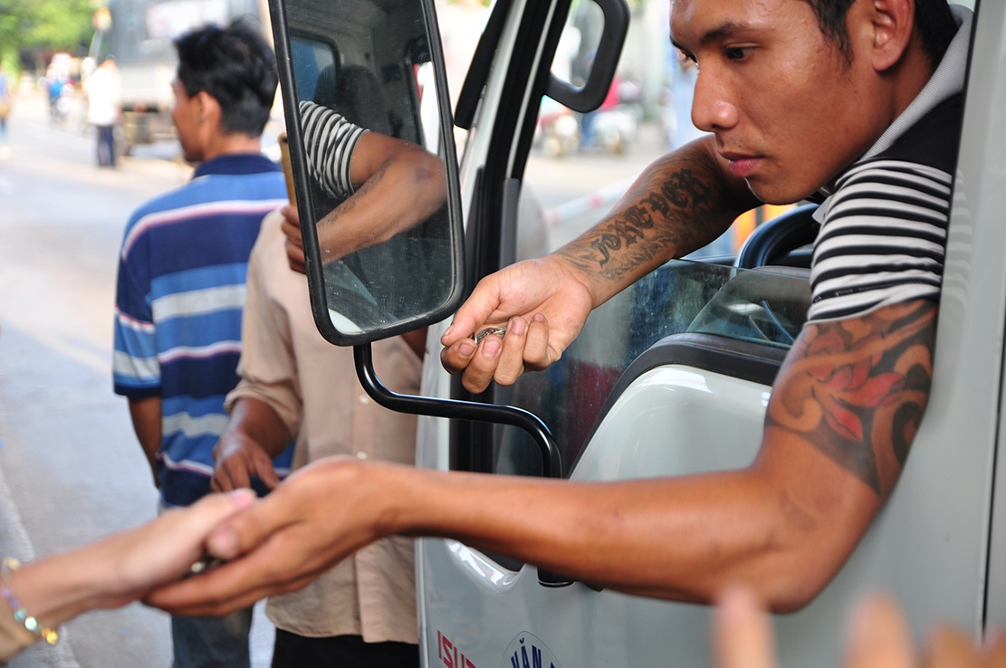 tai xe de dung tien le qua tram BOT anh 2