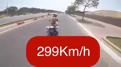 Thanh nien tung clip chay tron cong an voi ‘toc do ban tho' 299 km/h hinh anh