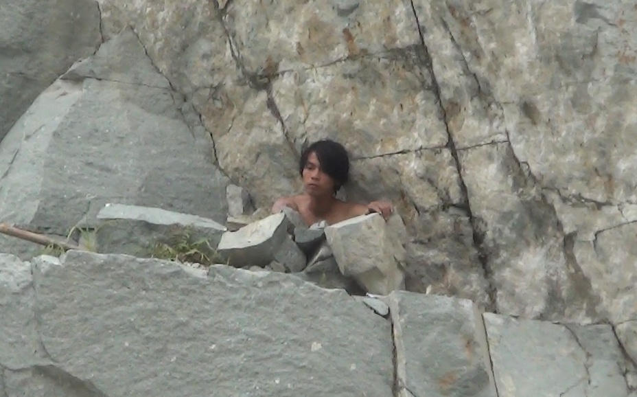 Thanh nien 25 tuoi co thu suot 5 gio tren vach da cao 50 m hinh anh