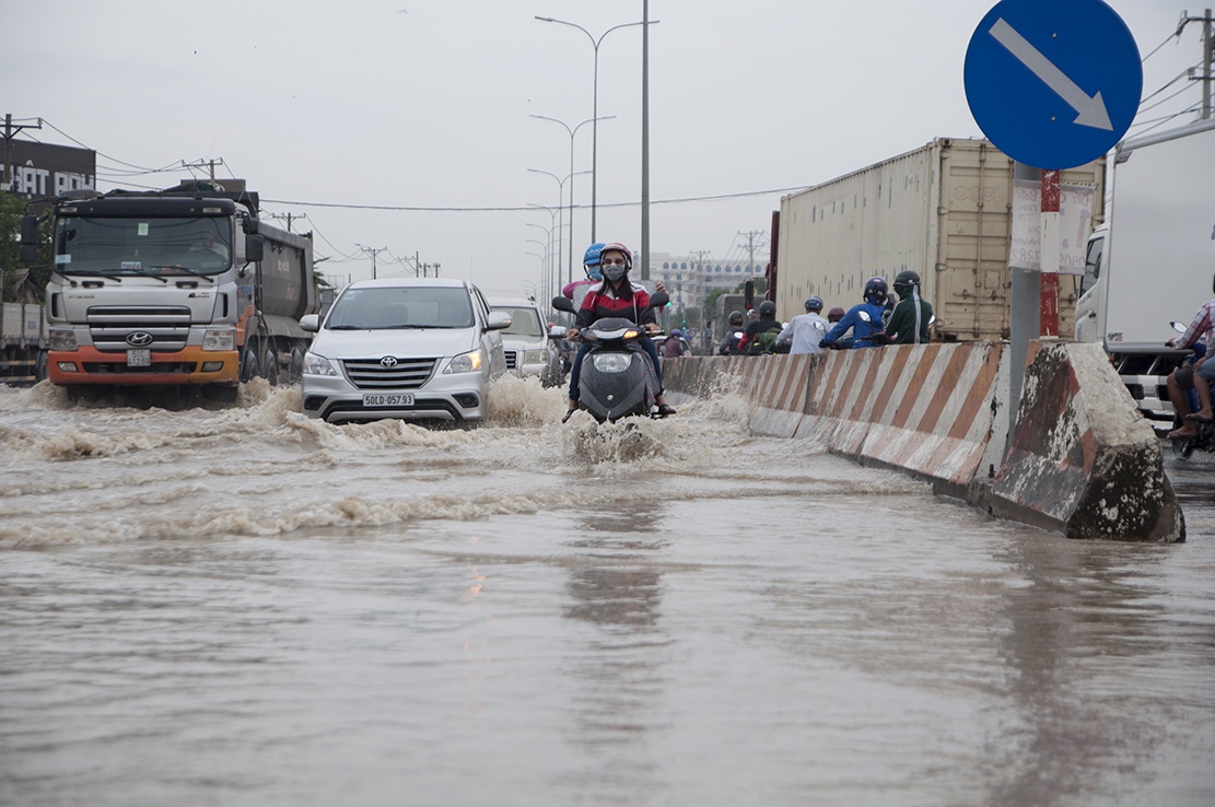 quốc lộ ngập sâu trong nước ảnh 5 quoc lo ngap sau trong nuoc anh 5