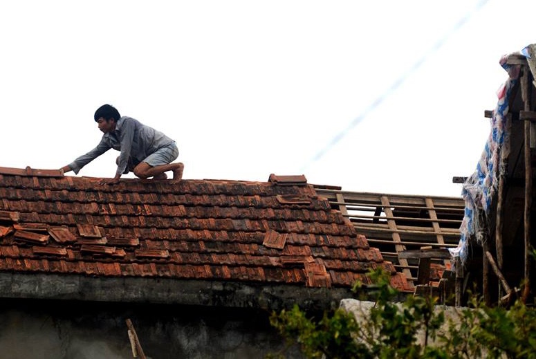nguoi dan ve nha sau bao anh 3