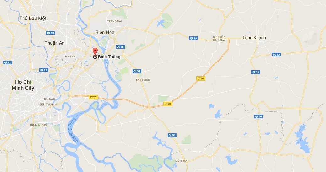 2 vợ chồng kêu cứu trong xe lật ảnh 2 2 vo chong keu cuu trong xe lat anh 2