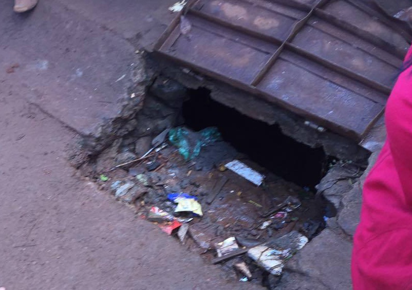 Nu sinh lop 11 bi nuoc cuon vao cong thai hinh anh