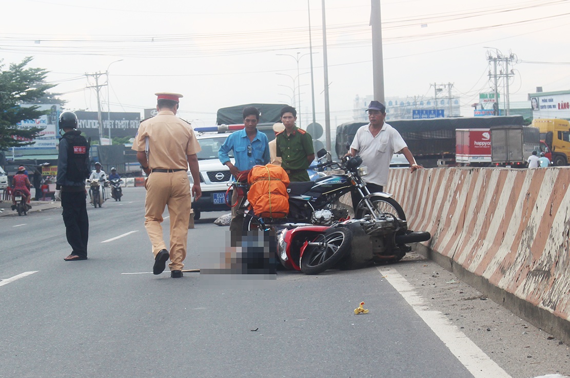 Mot phu nu My thiet mang khi chay xe may tren tuyen tranh Bien Hoa hinh anh