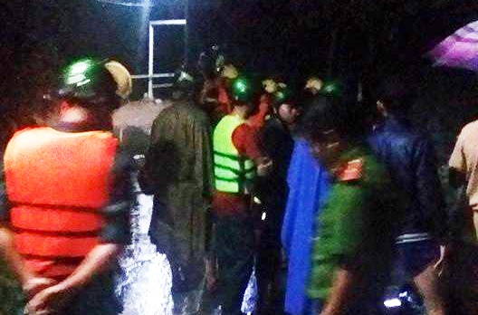 Mot nguoi bi nuoc cuon mat tich trong dem o Dong Nai hinh anh