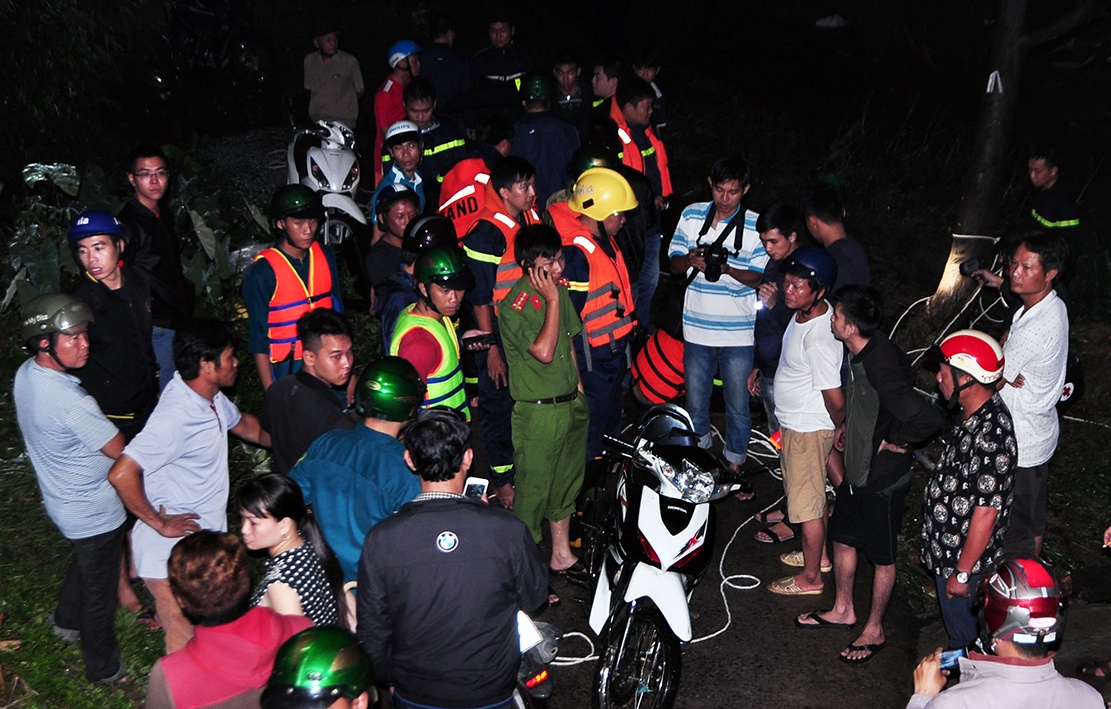 canh sat lan suoi ban tim nguoi mat tich anh 3