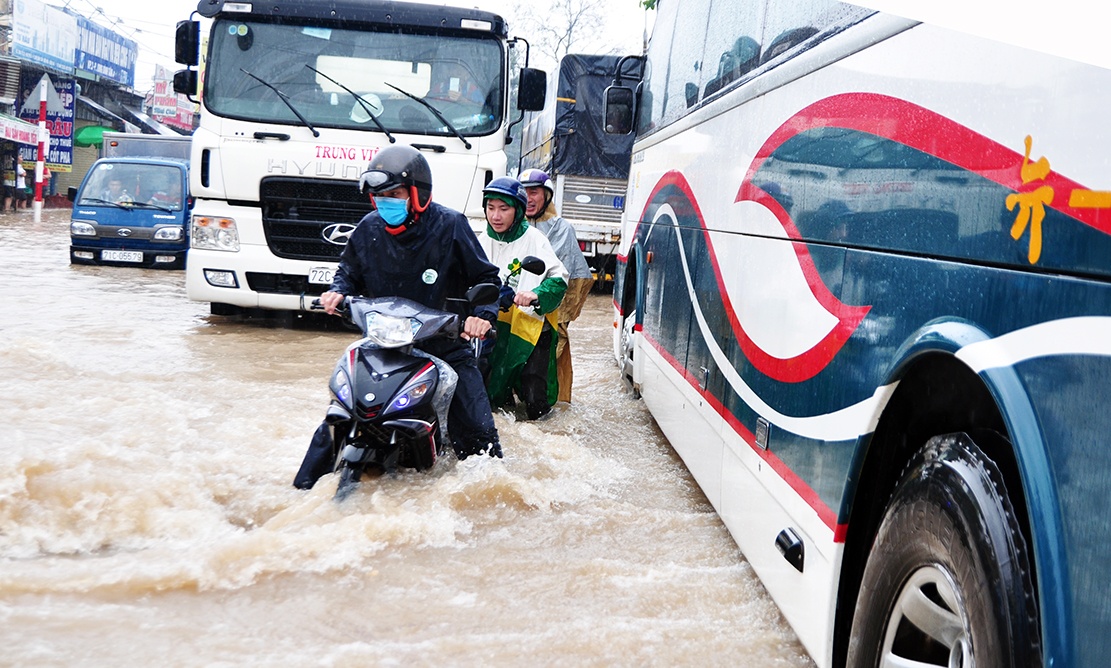 quoc lo 51 ngap sau anh 14