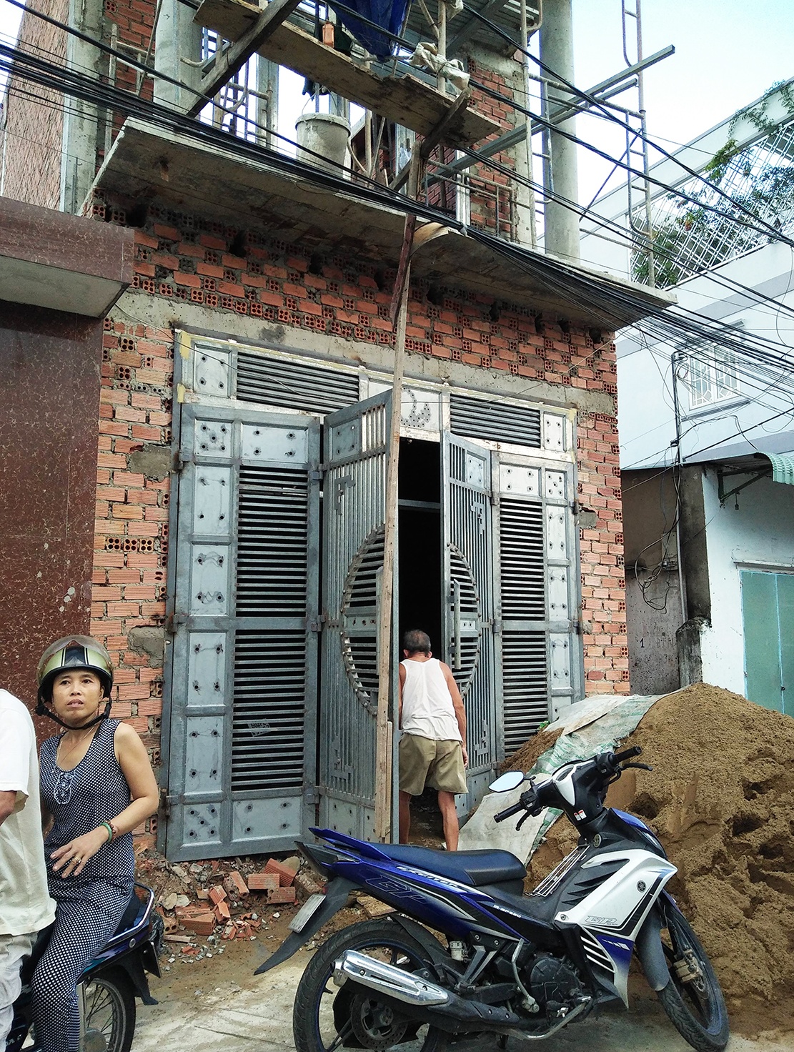 rơi từ công trình ảnh 1 roi tu cong trinh anh 1