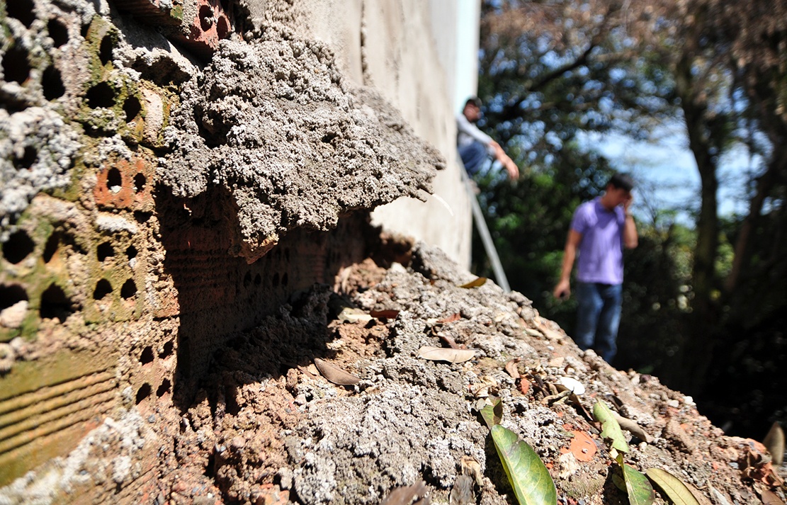 song nom nop trong nhung can nha tren bo sat lo anh 11