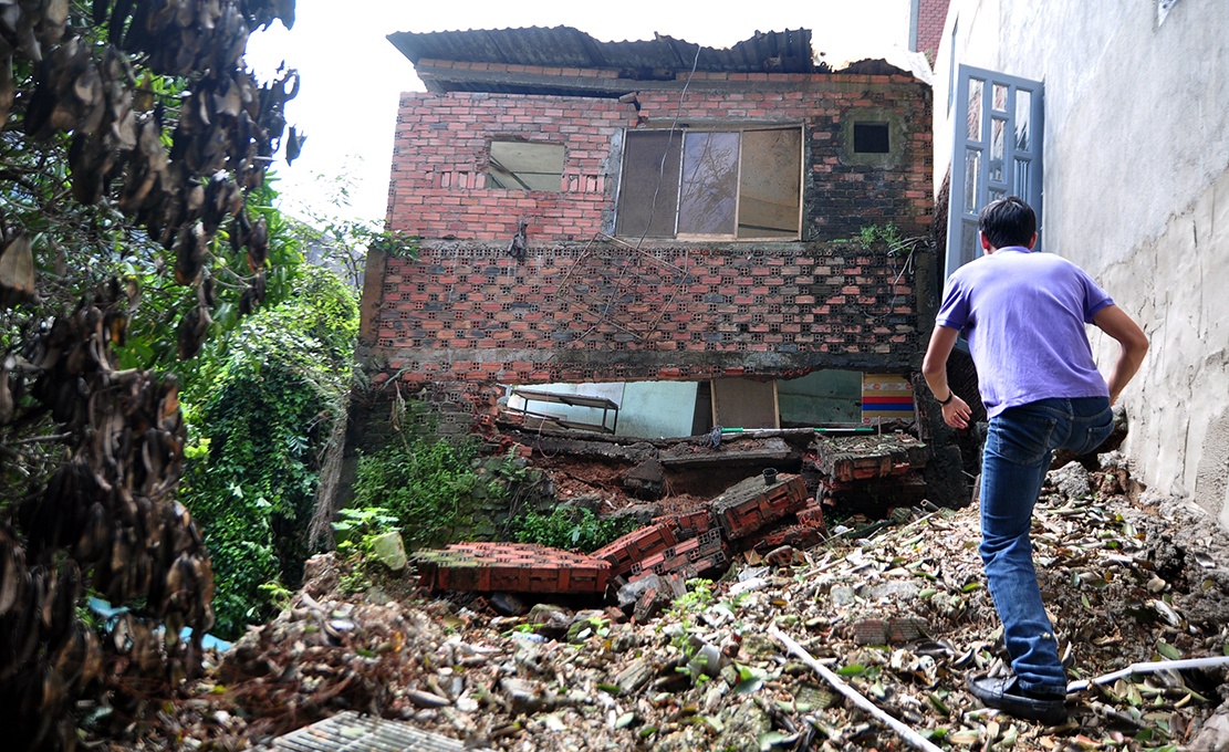 song nom nop trong nhung can nha tren bo sat lo anh 3