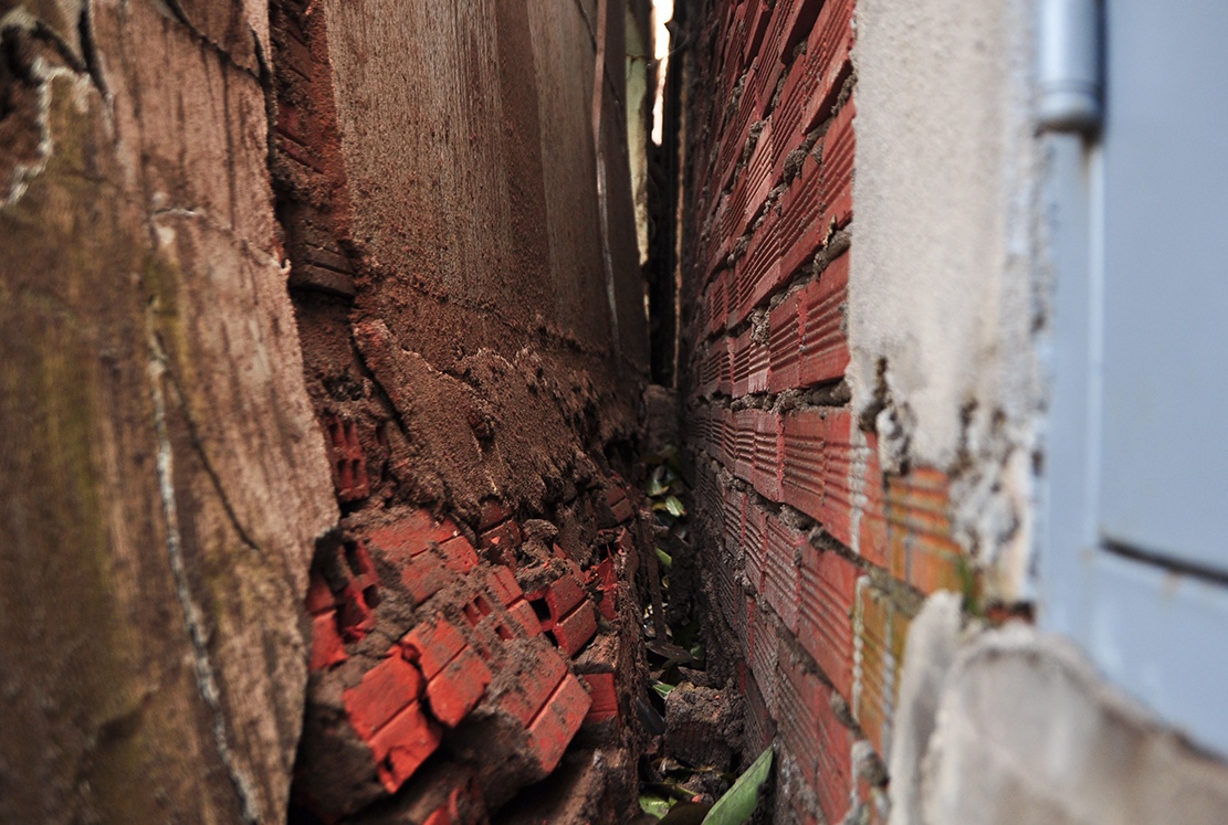 song nom nop trong nhung can nha tren bo sat lo anh 6