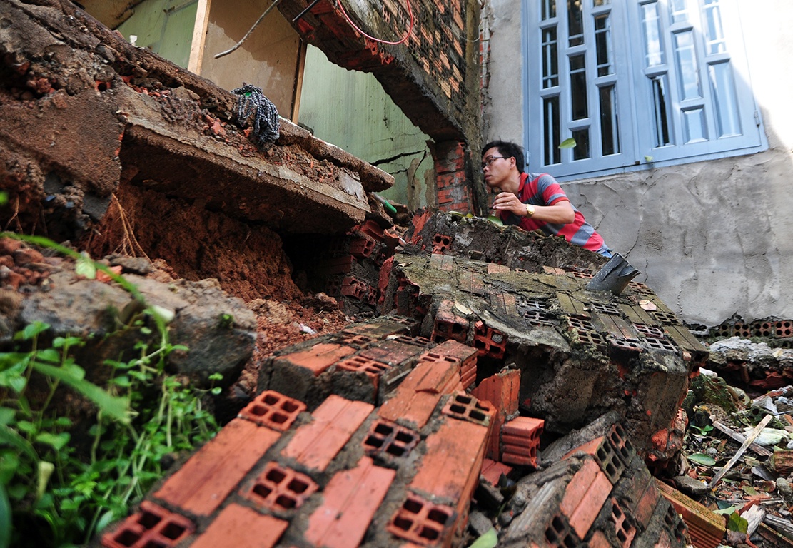 song nom nop trong nhung can nha tren bo sat lo anh 8