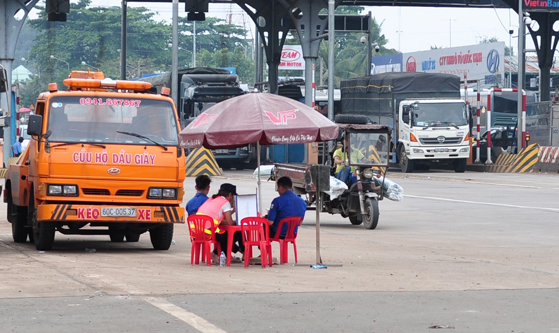 bo tri dia diem tiep nhan tai xe tra tien le anh 2