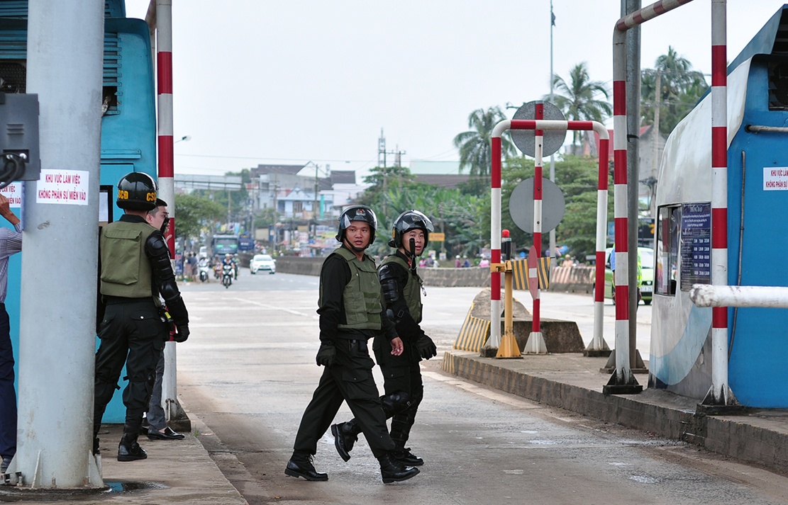 Canh sat siet chat an ninh tai tram BOT tuyen tranh Bien Hoa hinh anh