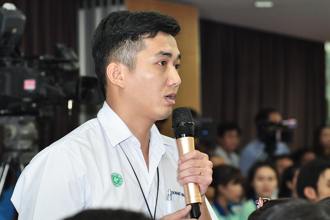 thu tuong gap cong nhan anh 2