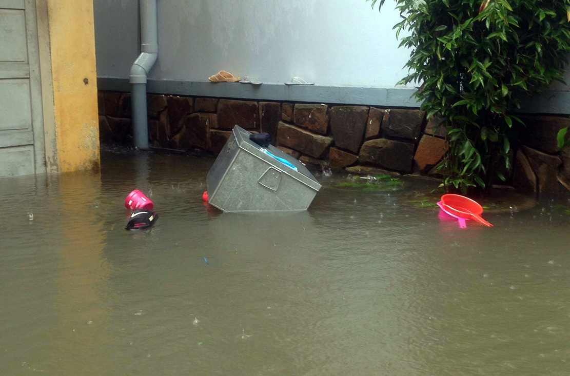 Hue ngap sau trong bien nuoc anh 9