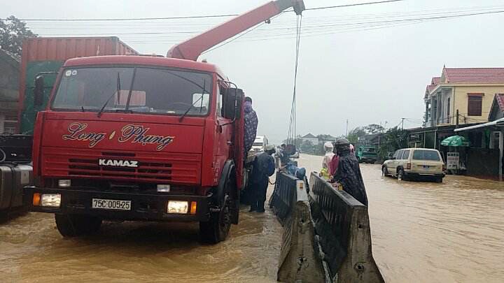 Hue ngap sau trong bien nuoc anh 12