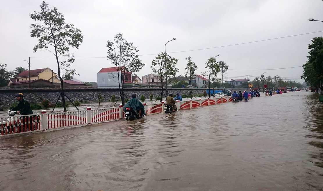 Hue ngap sau trong bien nuoc anh 13